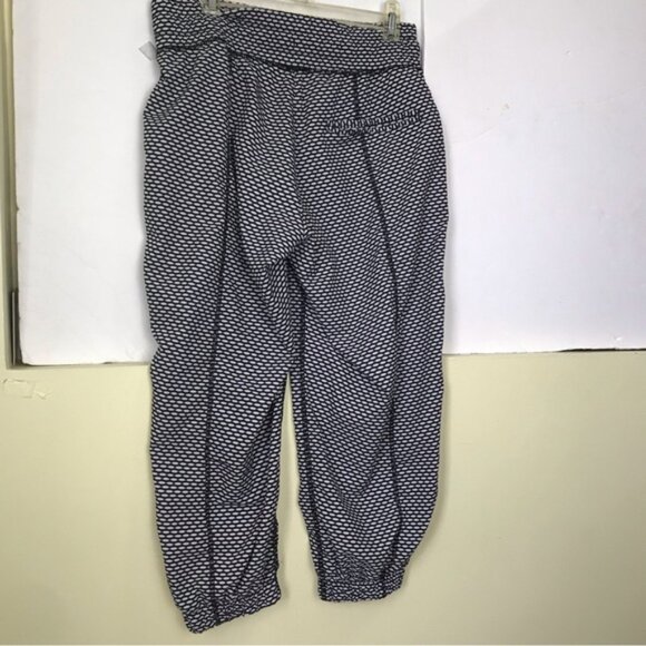 Pure & Simple Active NEW Crop Joggers Pants Zipper Pockets Drawcord Yoga Print - Picture 3 of 11